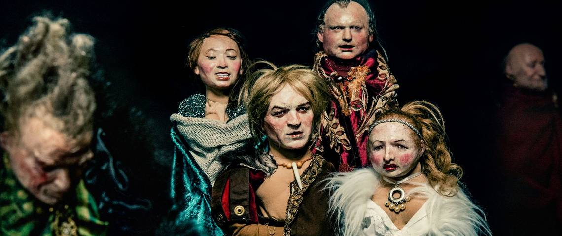 Theater Figurentheater Looking for Brunhild Theater Handgemenge Foto Alexander Hoerbe