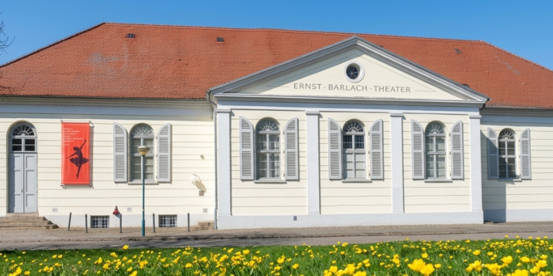 Theateransicht ohne Barlach &copy; Steffen Goitzsche