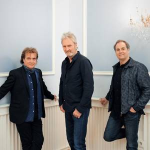 Die drei Sänger der Band "Frontm3n" sind auf dem Bild zu sehen.