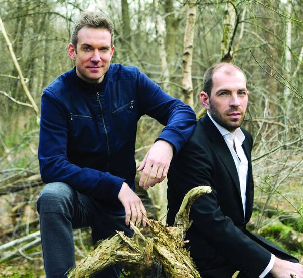 Johannes Moser und Andrei Korobeinikov im Wald