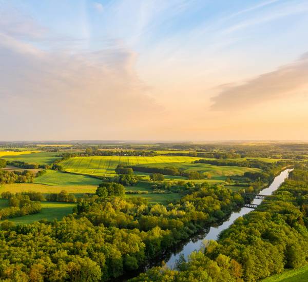 Blick aus der Luft auf die Warnow