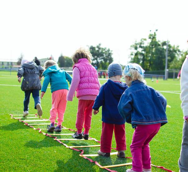 Kinder beim Sport