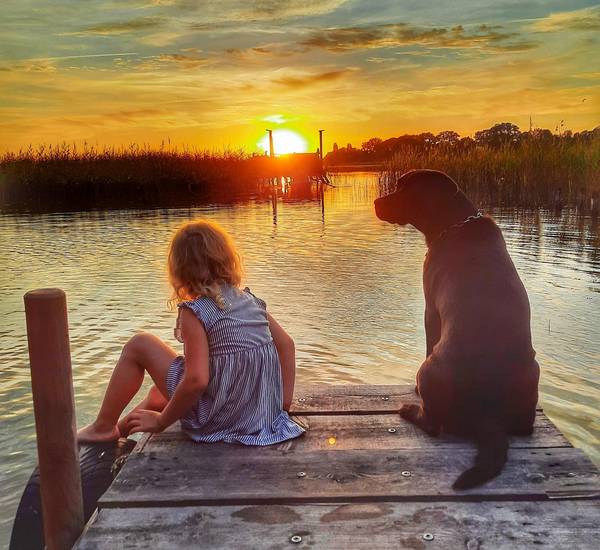 Heike Melzer, Kind mit Hund auf dem Steg