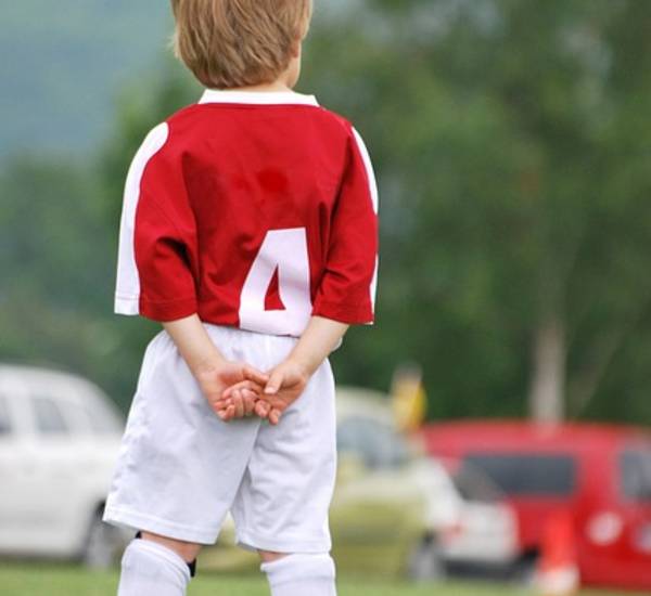 Fussball, Kind Gras
