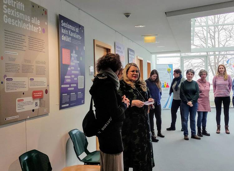 Birgit Kähler und Ina-Maria Fahning eröffnen die Ausstellung